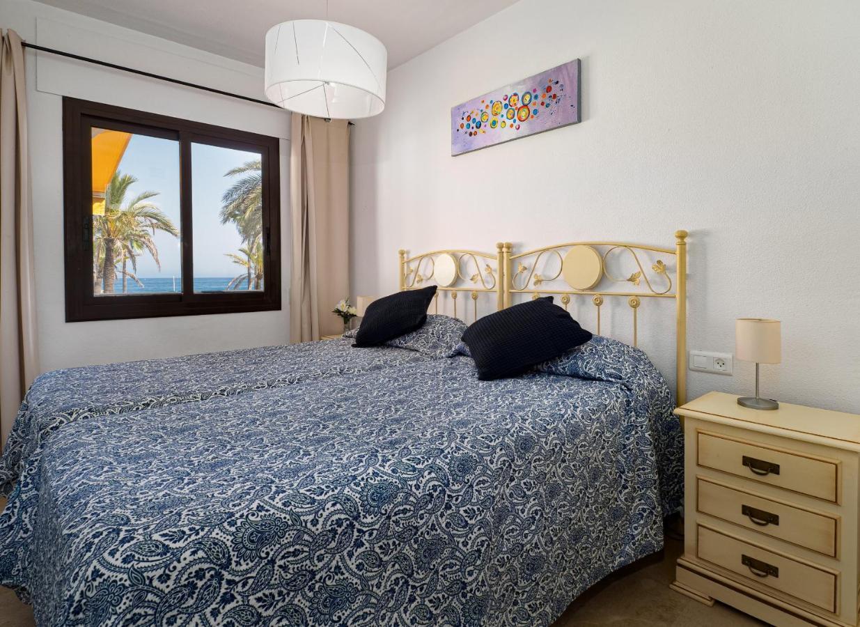 Frontline Beach Apartment Marina Real 5009 Манільва Екстер'єр фото