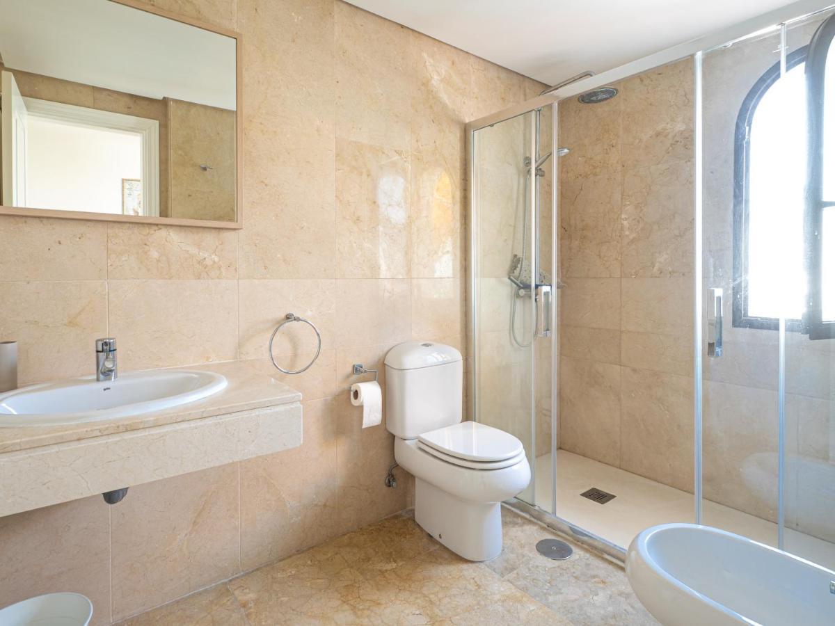 Frontline Beach Apartment Marina Real 5009 Манільва Екстер'єр фото