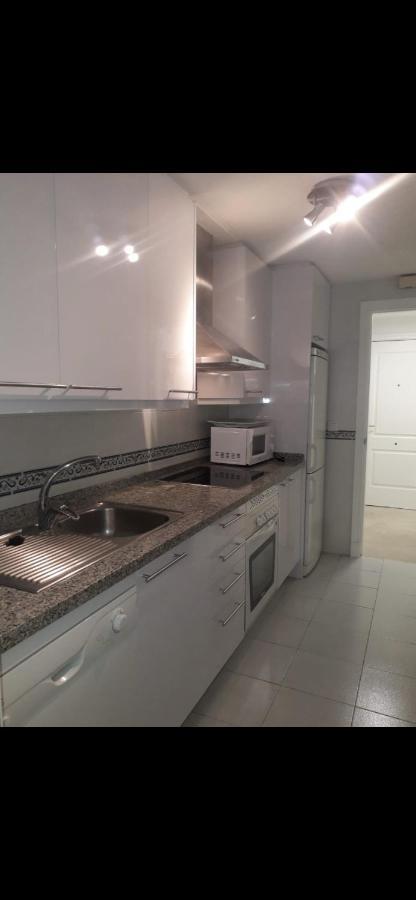Frontline Beach Apartment Marina Real 5009 Манільва Екстер'єр фото