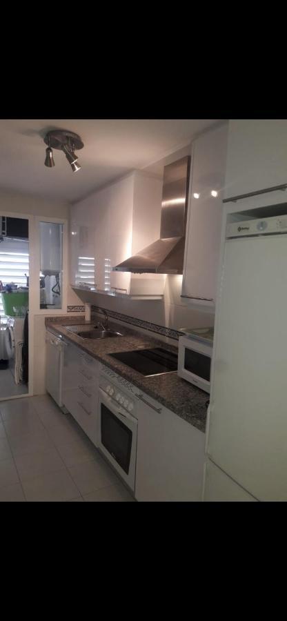 Frontline Beach Apartment Marina Real 5009 Манільва Екстер'єр фото